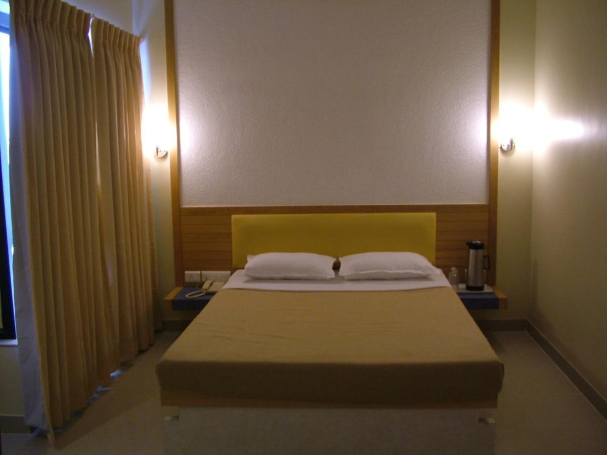 Hotel City Park, Solapur Exterior foto
